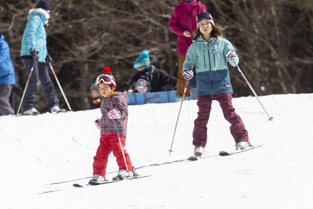 手ぶらでスキーが楽しめる!富士山麓のスキー場で冬を満喫!