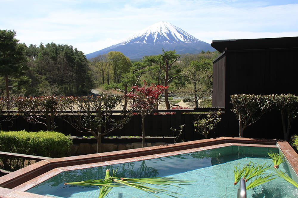 毎月26日は26（ふろ）の日！4月26日は「菖蒲の湯」富士山を眺めながらのんびり温泉三昧。