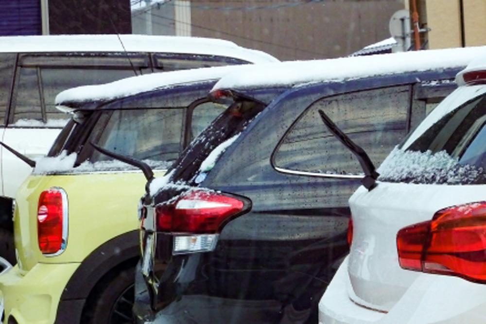 車でスキー場へGO!ノーマルタイヤで大丈夫?必要な装備を紹介