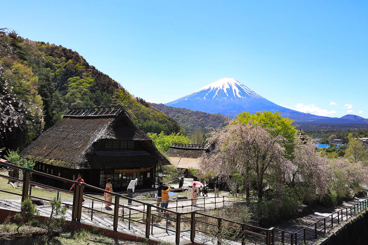 西湖いやしの里根場 – 日本の原風景が広がる観光スポット